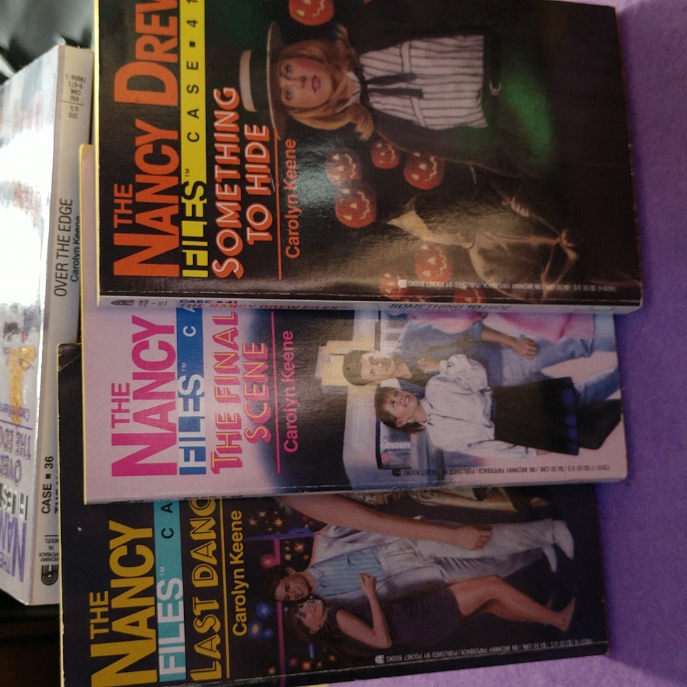 Lot of 17 Nancy Drew Files paperbacks - Picture 6 of 7